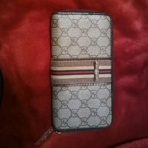Gucci wallet 100% authentic vintage